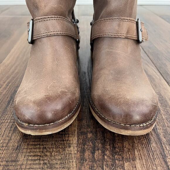 Gianni Bini Leather Moto Engineer Buckle Boot Burnished Pull On Size 8.5 Brown - Picture 4 of 15